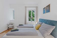 Apartment in Bregenz - Charming Classic Apartment by the Lake