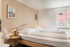 Apartment in Bregenz - VINYL7 Velvet | Light-Filled, Bregenz City Center