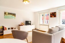 Apartment in Bregenz - VINYL7 Velvet | Light-Filled, Bregenz City Center