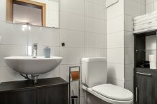Ferienwohnung in Bregenz - VINYL7 Electric | Helles Apartment mit Bar
