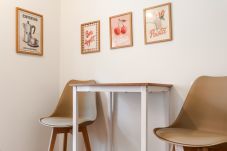 Ferienwohnung in Bregenz - VINYL7 Electric | Helles Apartment mit Bar